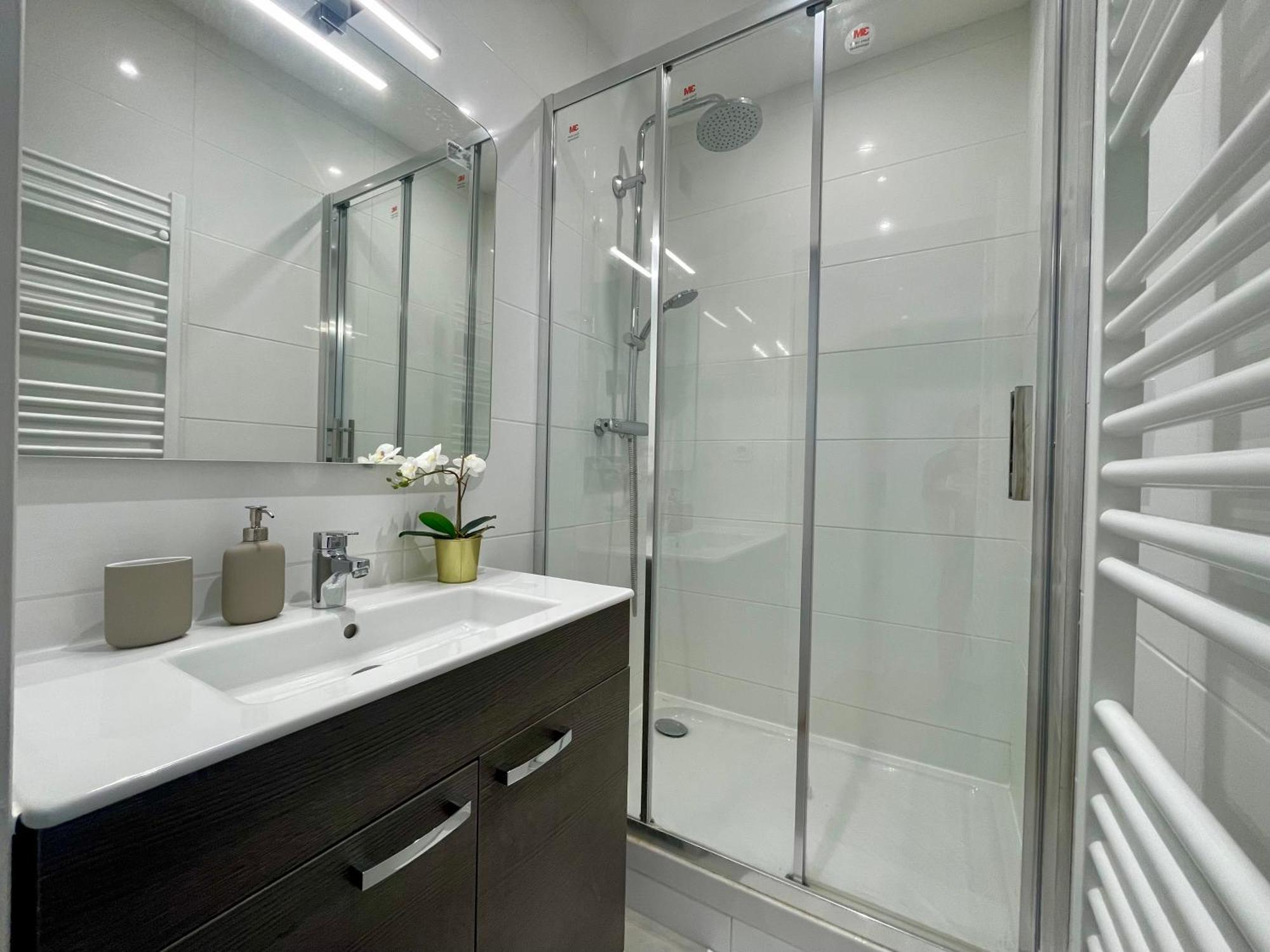 Bngo I Le Spacieux I 3 Chambres, 2 Salles De Bain, Parking Prive Gratuit, 8 Personnes, Vieux Lyon Hypercentre Exteriör bild