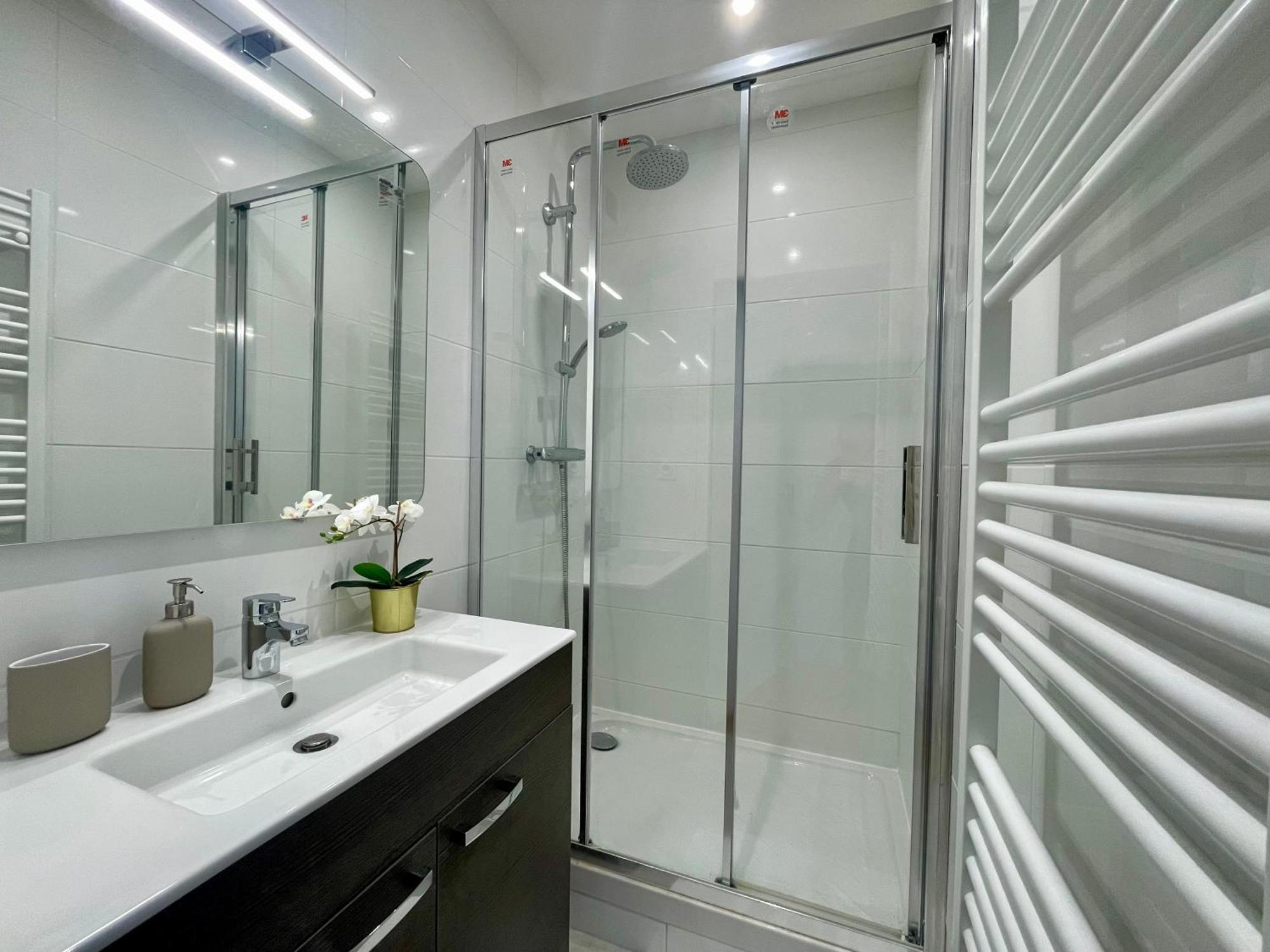 Bngo I Le Spacieux I 3 Chambres, 2 Salles De Bain, Parking Prive Gratuit, 8 Personnes, Vieux Lyon Hypercentre Exteriör bild